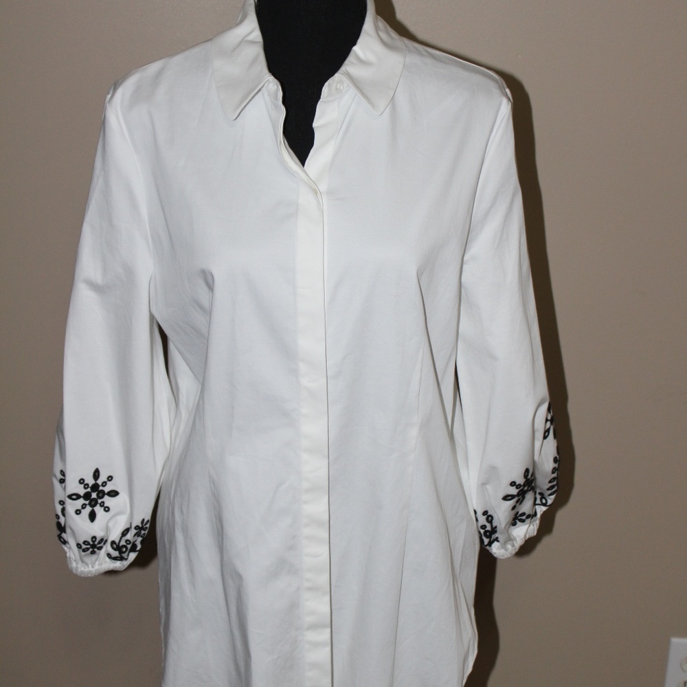 NWT Vision 155 White Blouse with hidden buttons
